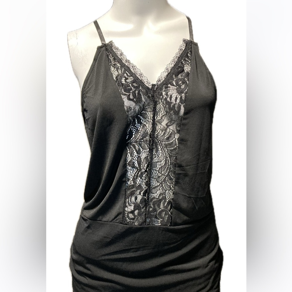 VENUS Black Lace Trim Cami Chemise Adjustable Straps Intimate Apparel WM SZ MED